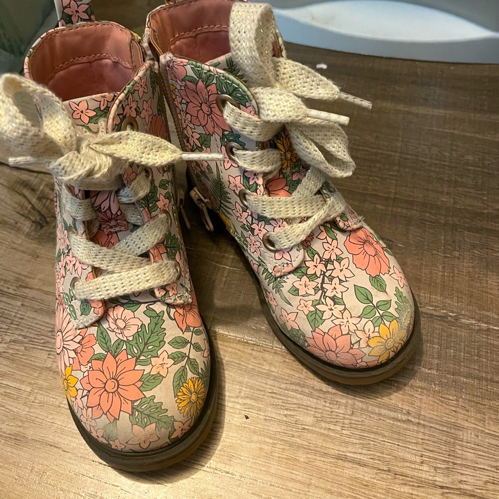 Toddler combat boots